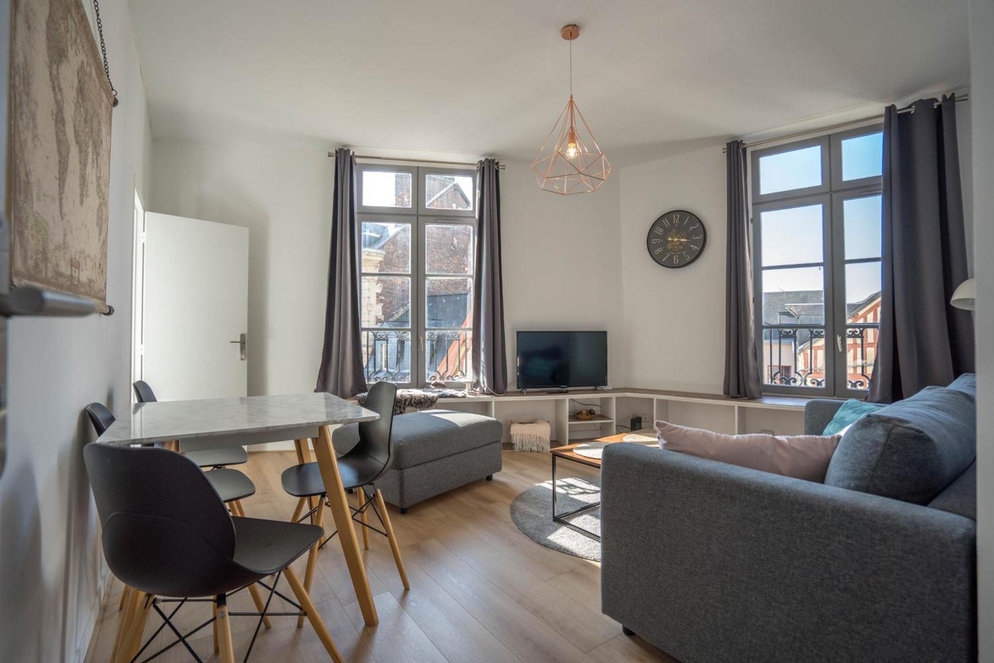 רואן Charming City Center Flat מראה חיצוני תמונה