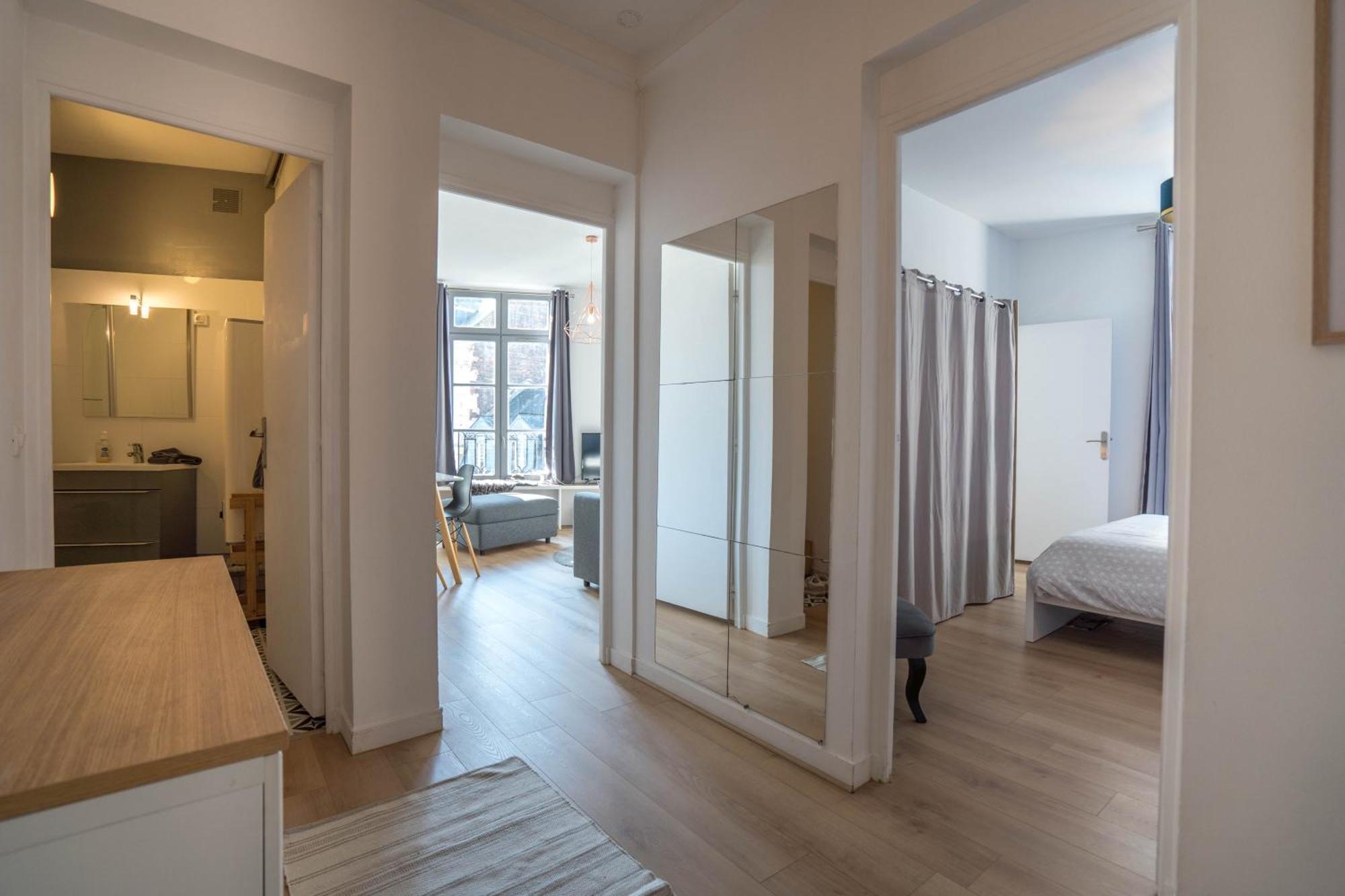 רואן Charming City Center Flat מראה חיצוני תמונה
